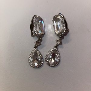 2 Pairs of Clip On Earrings
